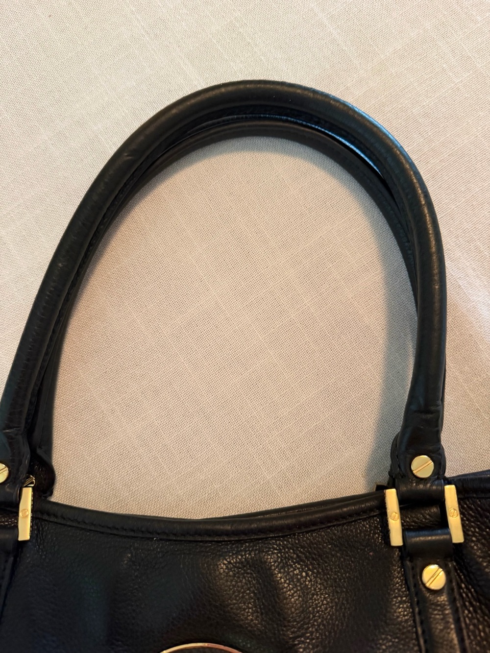 Tory Burch Black Leather Amanda Bag with Gold Logo - Picture 4 of 7